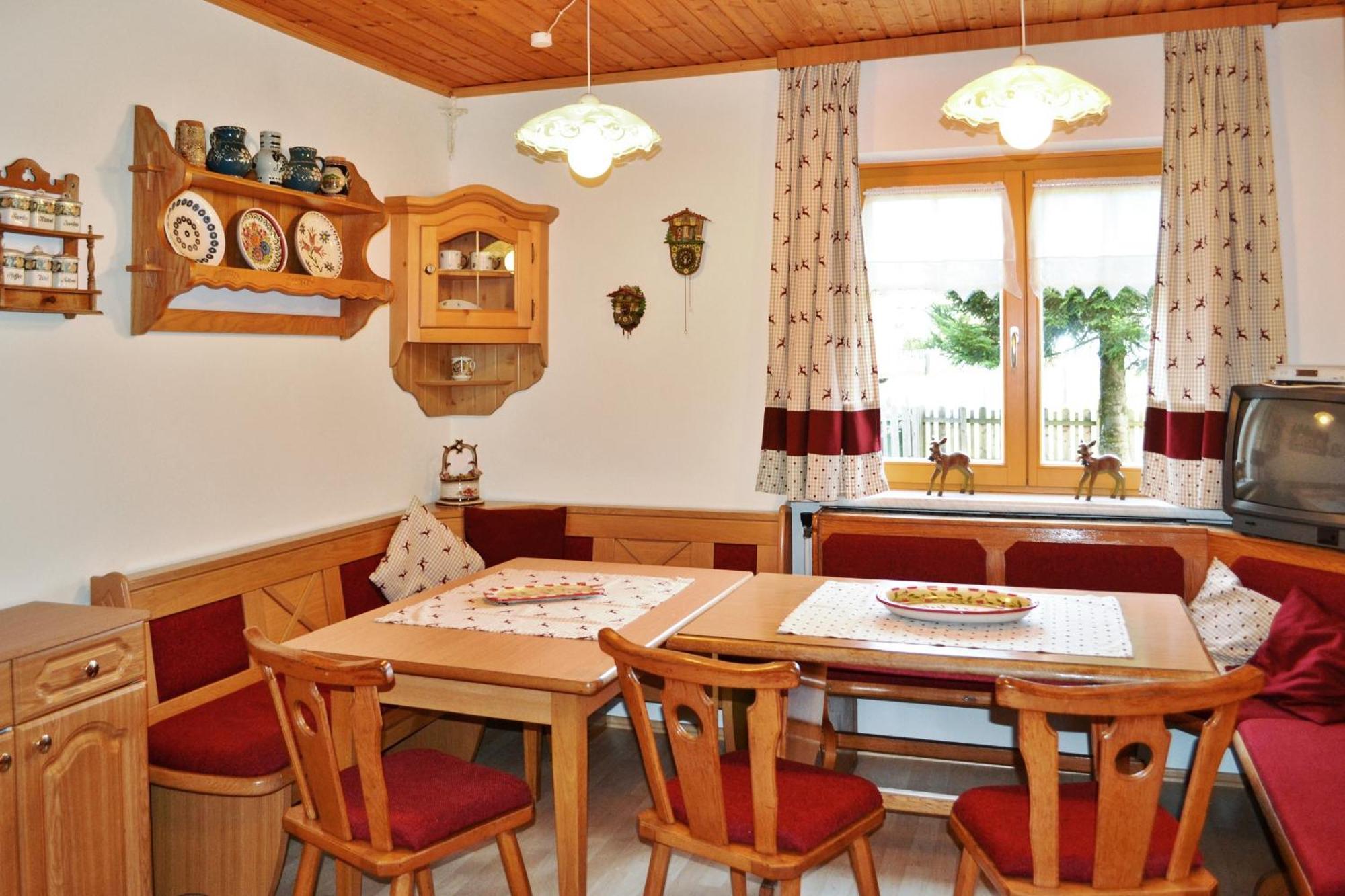 Villa Charming House In Pruggern, Mountain View Chambre photo