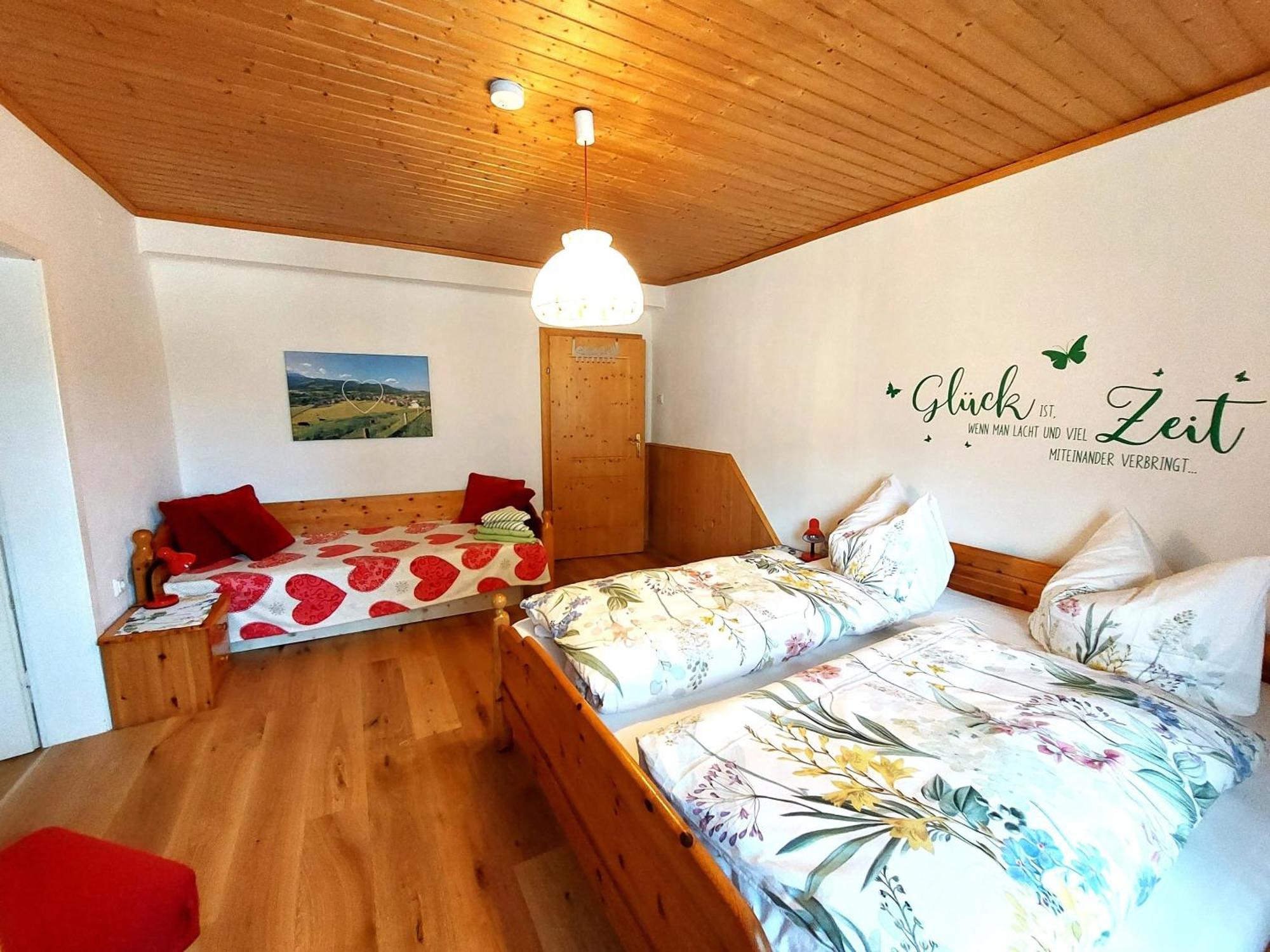 Villa Charming House In Pruggern, Mountain View Extérieur photo