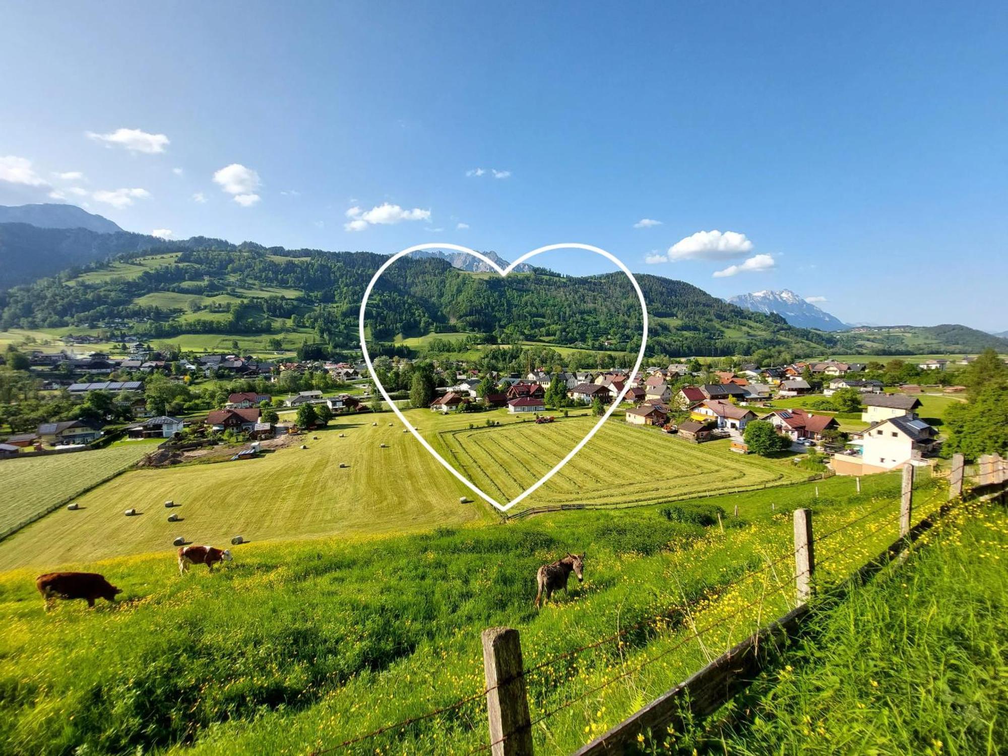 Villa Charming House In Pruggern, Mountain View Extérieur photo